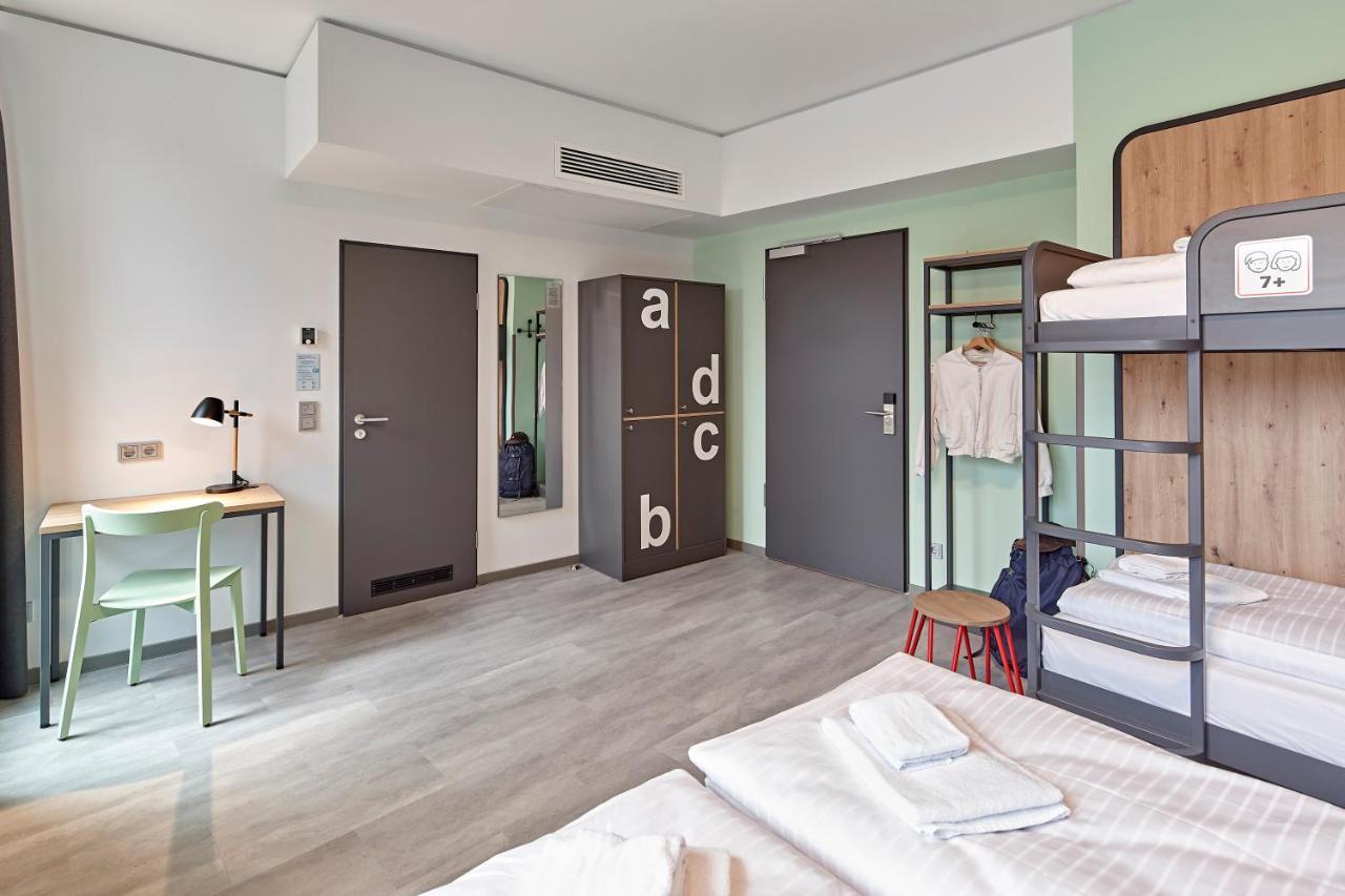 Meininger Hotel Koeln West ภายนอก รูปภาพ