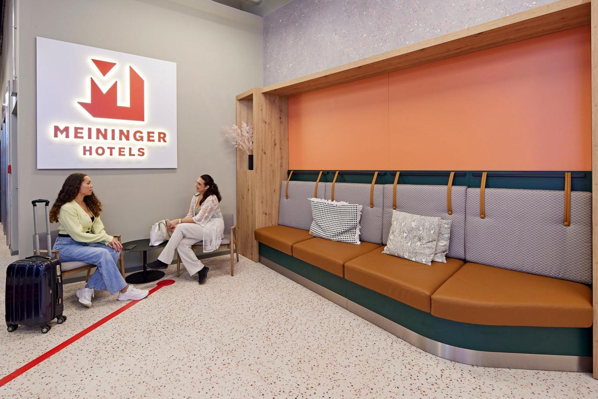 Meininger Hotel Koeln West ภายนอก รูปภาพ
